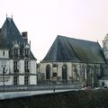 L'Hôtel de Ville. L'Hôtel de Ville, situé au pied