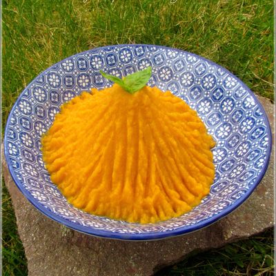 Purée de patate douce au lait de coco et curry