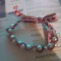 bracelet perles nacre et tissus