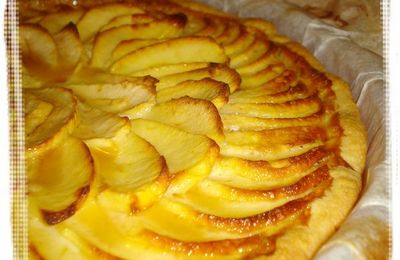 Tarte pâtissière aux pommes & au sirop d'érable (rapide et savoureuse)