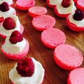 Macarons ganache vanille et cœur framboise