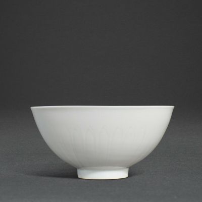 A rare tianbai-glazed anhua-decorated 'lianzi' bowl, Ming dynasty, Yongle period