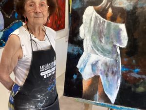 "Les 4 jours de stage du 5, 6, 7 et 8 août, dédiés à la peinture acrylique au couteau, sont terminés aujourd'hui. L'ambiance, la bonne humeur et le sérieux dans l'exécution des toiles étaient parfait "Merci à tous les participants pour le bon déroulement de ce stage.""