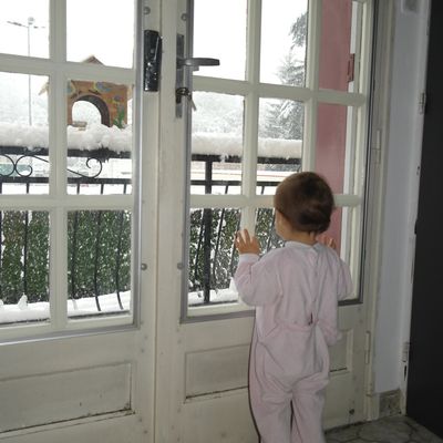 Ma crapouille a découvert la neige pour la première fois