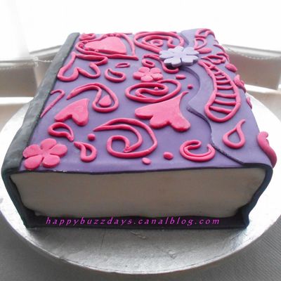 Anniversaire Thème Violetta #2: le gâteau "Le journal de Violetta"