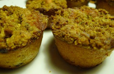Muffins coeurs de cerises, streussel pistache
