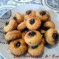 Petits gâteaux aux cerises à l'eau de vie