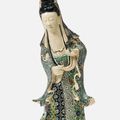 A susancai figure of Guanyin, Qing dynasty, Kangxi period (1662-1722)