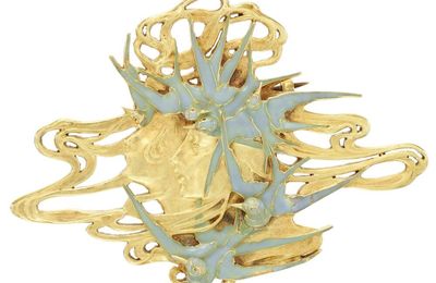 Enamel brooch, René Lalique, circa 1900