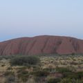 Uluru a la tombee de la nuit