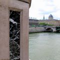 Sur le Pont Notre Dame...!