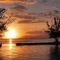 Couché de soleil depuis l' hôtel Manava de Tahiti, vue sur Moorea
