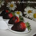 Fraises au chocolat noir et sa coupette et la famille s’agrandit