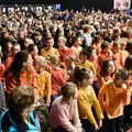 DROITS DE L’ENFANT : D’UNE MÊME VOIX, 542 CHORISTES CHANTENT LA PAIX DU MONDE. 