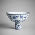 Coupe sur piédouche à décor de lotus,  dynastie Qing (1644-1912), règne de Chenghua (1465-1487)