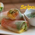 SPRING ROLLS AU SAUMON, AVOCAT ET MANGUE.