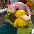 Figurine POKEMON. Psykokwak et Ramoloss les doigts de pattes en éventail, avec boîte