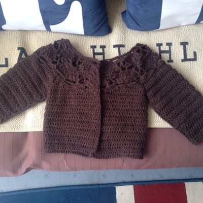 Petit gilet crocheté