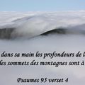 Psaumes 95 verset 4