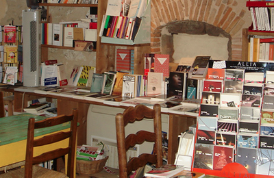  La Librairie-Tartinerie de Sarrant, pour manger au milieu des livres!