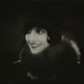 Si nos Maris s'amusent (The Cradle Snatchers) (1927) de Howard Hawks