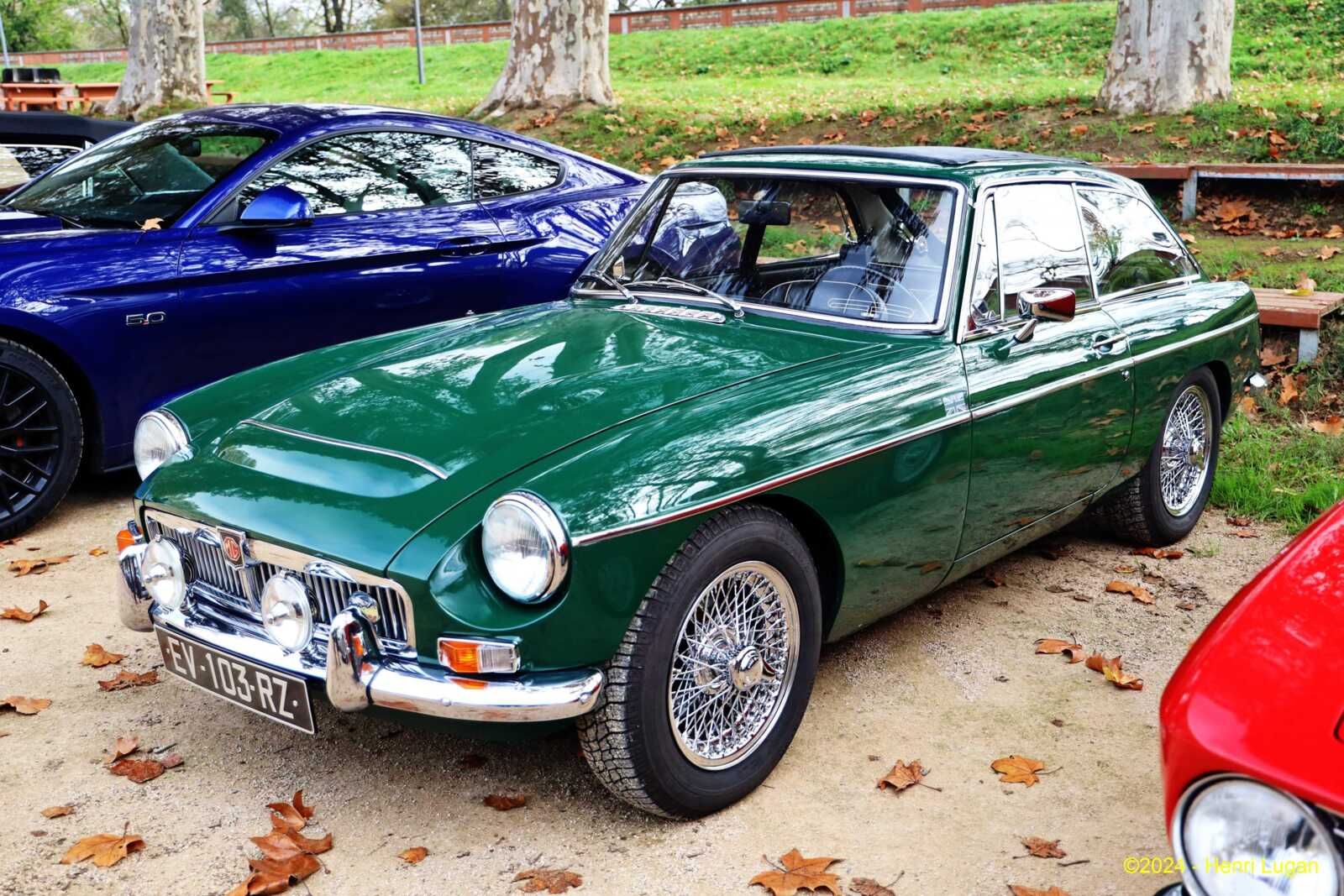 MG B GT V8_03 - 1970 [UK] HL_GF
