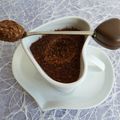 mugcake caramel cacao au son d'avoine avec yaourt de soja et psyllium (diététique, sans sucre ni oeuf et riche en fibres) 