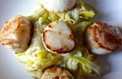 Noix de Saint-Jacques à la fondue de poireaux