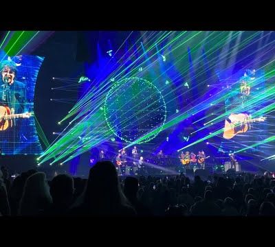Jeff Lynne lance la tournée d'adieu (vidéo complète du concert)