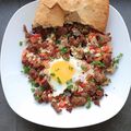 Chakchouka au hachis de boeuf avec de l’oeuf et de l’aubergine