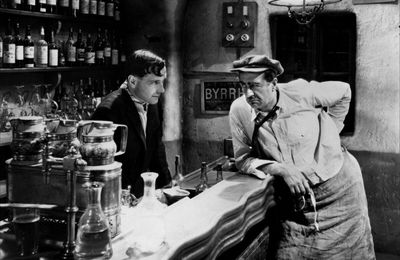 HEROES E REVOLUCIONARIOS NOS BISTROTS