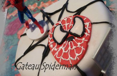 Gateau surprise Spiderman