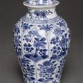 Vase à décor floral, 18e siècle, dynastie Qing (1644-1912)