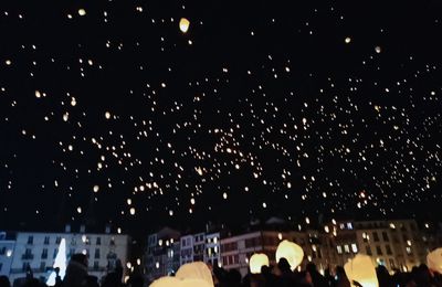BAYONNE, Lâcher de lanternes volantes, décembre 2022 (64)