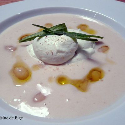 Velouté de cocos de Paimpol froid et crème d'estragon