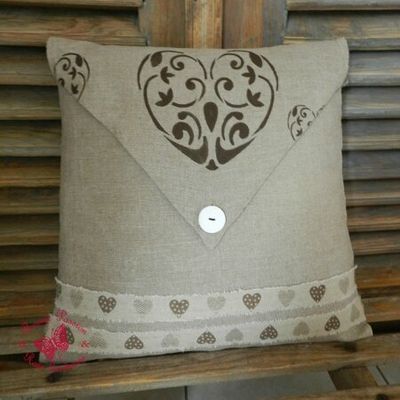 Tuto n°21 : Coussin customisé : peinture sur tissu - mercerie créative