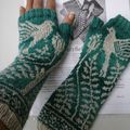 Mayfield Mitts by Erica Heusser