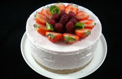 Gâteau nuage glacé aux fraises