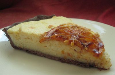 Tarte amandine au chocolat à la mousse cuite à la ricotta, zestes d'orange. 