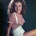 Printemps/Été 1945, Californie - Portrait en studio de Norma Jeane par Conover