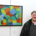 Photo de ma peinture et de moi prise par Victor Cherubin Grillo lors du vernissage du Salon de Charenton jeudi 15 janvier