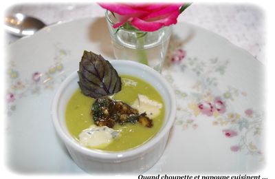 VELOUTE DE PETITS POIS AU PESTO DE NOIX