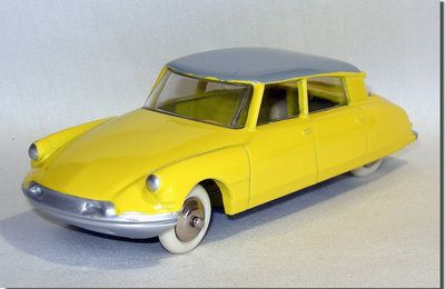 Citroën DS 19 ...