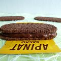 biscuits diététiques complets cacaotés fourrés chocolat praliné noisette à seulement 70 kcal (riches en fibres)