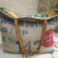 Sac cabas, sac de plage , en toile de jute d'un sac a café recyclé