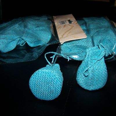 LOT 16 / pochon bleu