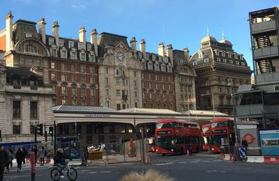  Hello London : from Luton to London by bus: Londres!