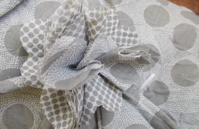 Fleur en tissu pour broche