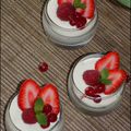 Verrines de mousse chocolat blanc amande et fruits rouges