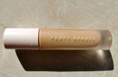 Le pro Filt’r soft matte longwear foundation de Fenty Beauty (teinte 190)